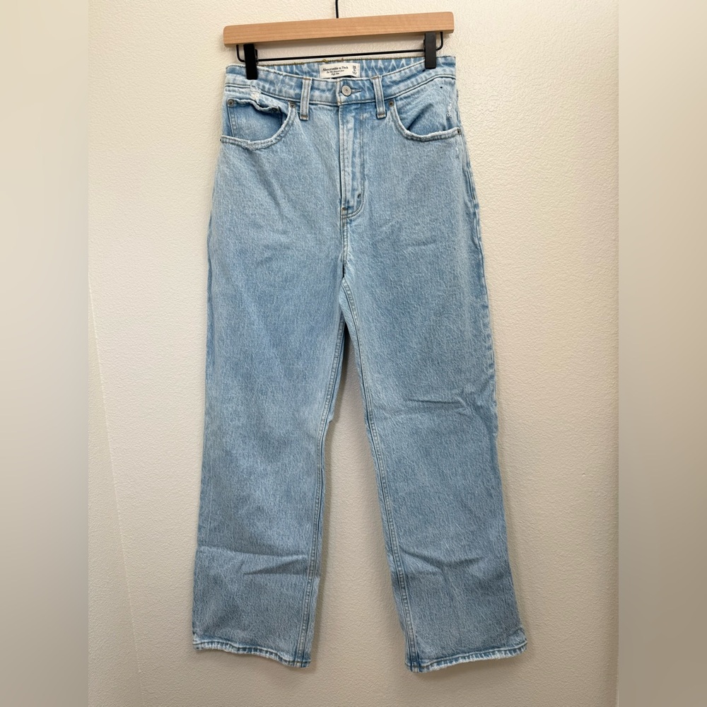Abercrombie & Fitch Curve Love 90’s Relaxed High Rise Jean Size 6s - Picture 3 of 9